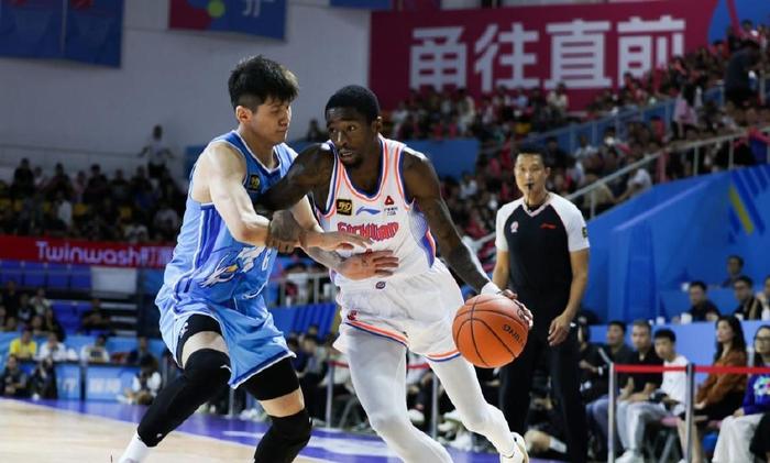 四川兜售超级外援续约权！上赛季曾砍54+10+7，引发多支豪门哄抢