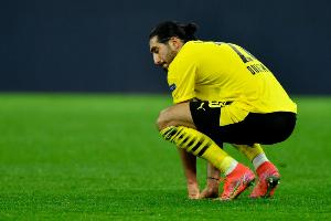 星空体育官网-世体：埃姆雷-詹未参加合练，次回合出战巴萨存疑