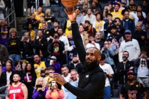 星空体育中国-湖人官方：詹姆斯被升级为可以出战今日对阵勇士的比赛