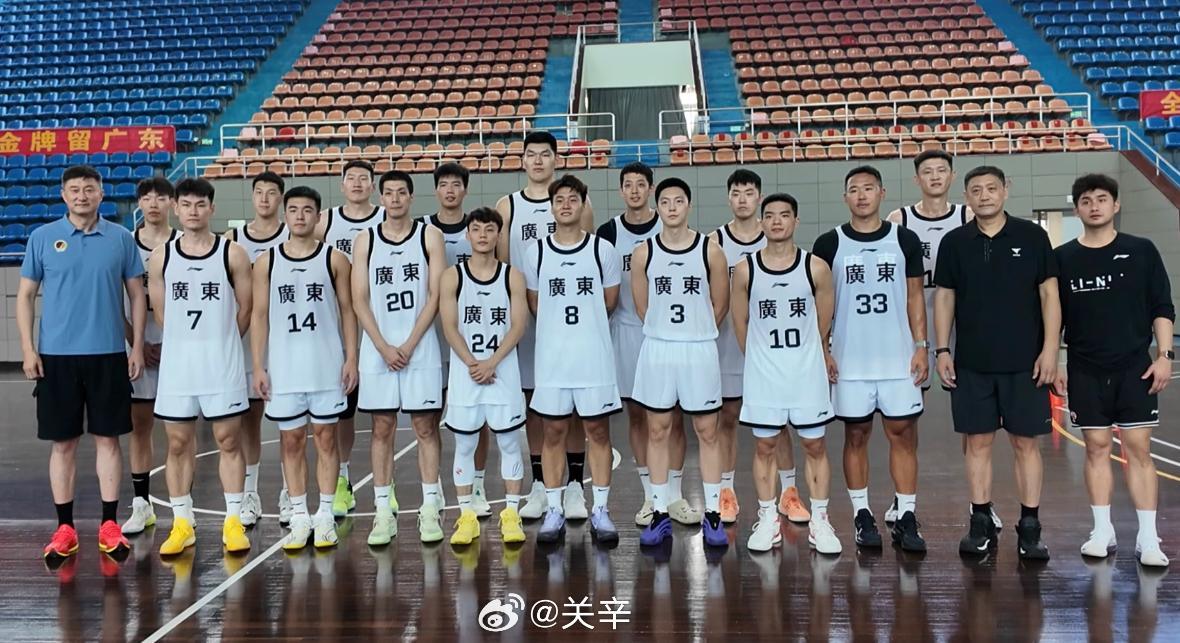 广东全运会阵容确定，辽宁签21+11新星，上海接触欧锦赛28分外援