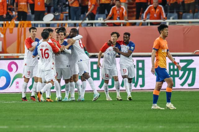 星空体育官网下载入口-泰山联赛首败阴霾久驱不散 崔康熙想涅槃谈何容易